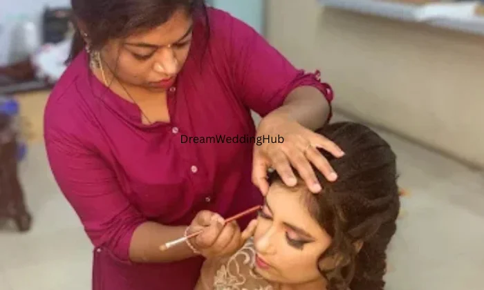 Charms Men and Women Salon Patny